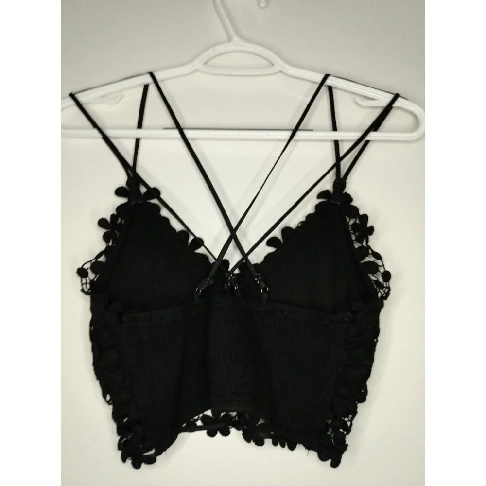 Davi & Dani Women Sz S Boho Bralette Floral Crochet Lace Eyelet Black Wireless - Picture 3 of 5